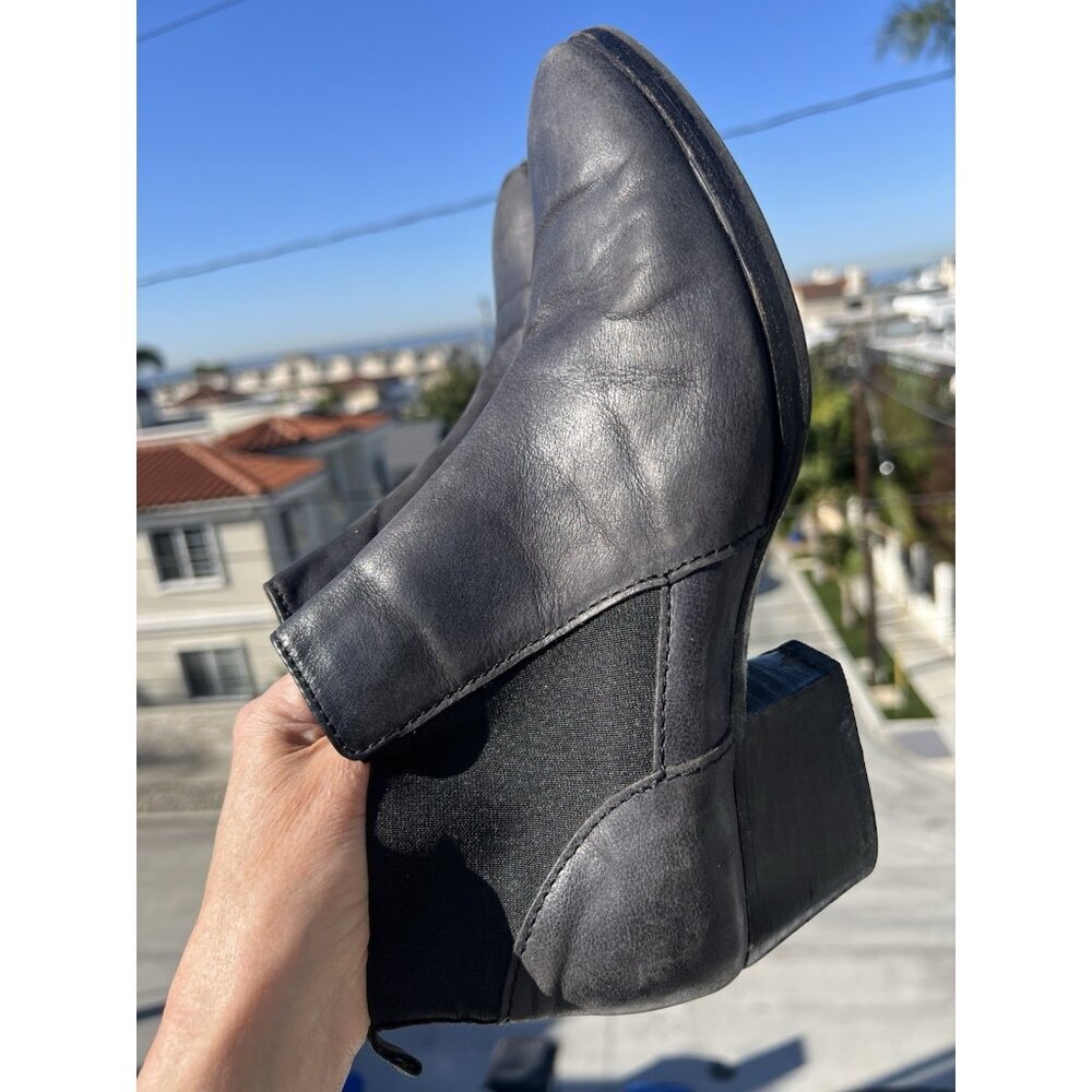 Aquatalia Fiona Sport black leather bootie western 9 stretch pull-on comfort